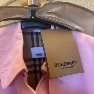 New with Tags Burberry womens knee length trench